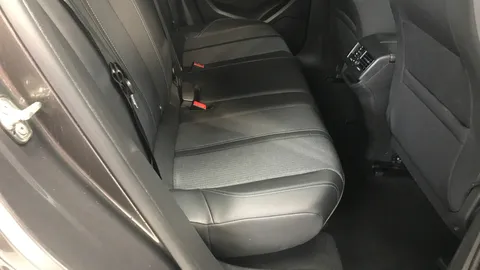 PEUGEOT 3008 1.2 PureTech Allure Premium+ EAT8