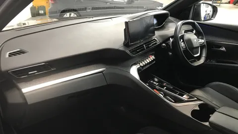 PEUGEOT 3008 1.2 PureTech Allure Premium+ EAT8
