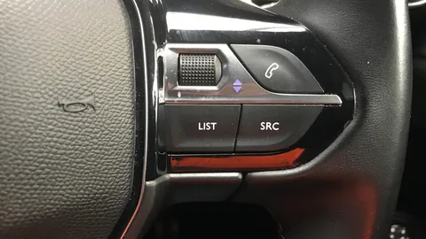 PEUGEOT 3008 1.2 PureTech Allure Premium+ EAT8
