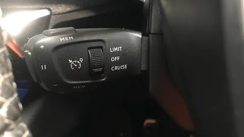 PEUGEOT 3008 1.2 PureTech Allure Premium+ EAT8
