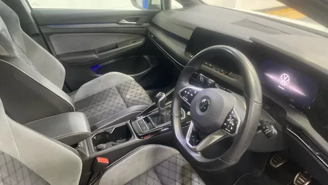 VOLKSWAGEN GOLF 1.5 TSI R-Line