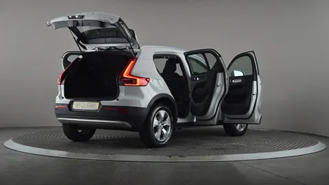 VOLVO XC40 1.5 T3 [163] Momentum Geartronic