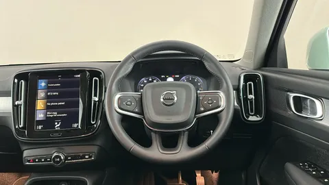 VOLVO XC40 1.5 T3 [163] Momentum Geartronic