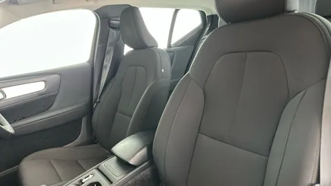 VOLVO XC40 1.5 T3 [163] Momentum Geartronic