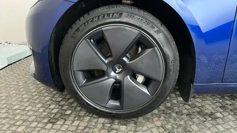 TESLA MODEL 3 RWD Auto