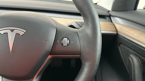 TESLA MODEL 3 RWD Auto