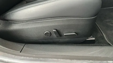 TESLA MODEL 3 RWD Auto