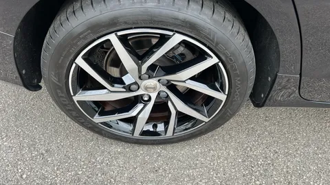 VOLVO V60 2.0 D4 [190] Momentum Pro Auto