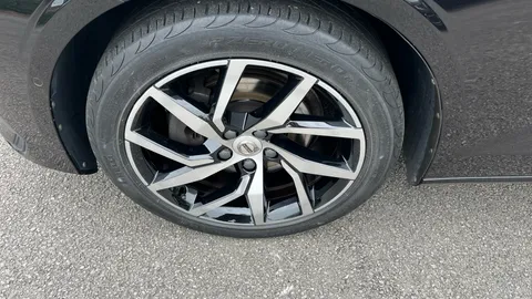 VOLVO V60 2.0 D4 [190] Momentum Pro Auto