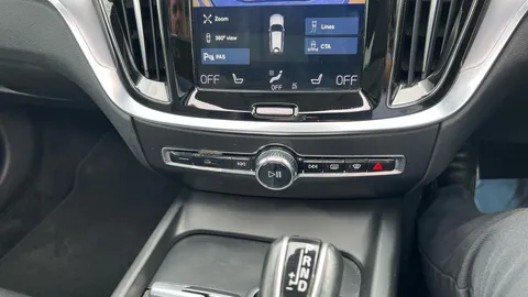 VOLVO V60 2.0 D4 [190] Momentum Pro Auto