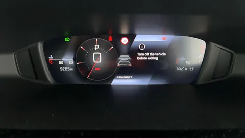 PEUGEOT 408 1.2 Hybrid 136 GT e-DSC6