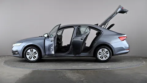SKODA OCTAVIA 2.0 TDI SE Technology DSG