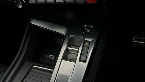 PEUGEOT 408 1.6 Plug-in Hybrid 225 GT e-EAT8