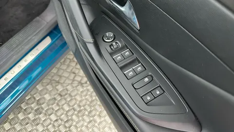 PEUGEOT 408 1.6 Plug-in Hybrid 225 GT e-EAT8