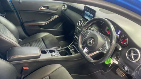 MERCEDES-BENZ A CLASS A180 AMG Line Premium Auto