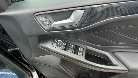FORD FOCUS 1.0 EcoBoost Hybrid mHEV 125 ST-Line X Edition