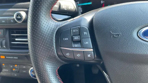 FORD FOCUS 1.5 EcoBlue 120 ST-Line Edition