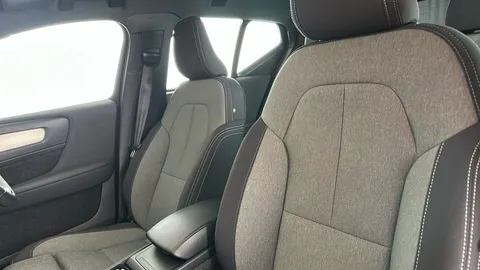 VOLVO XC40 2.0 B3P Plus Dark Auto