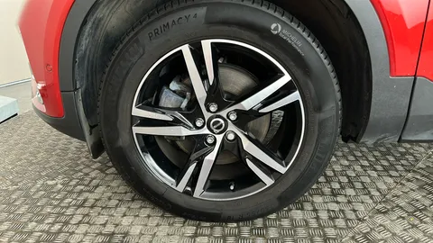 VOLVO XC40 2.0 B3P Plus Dark Auto