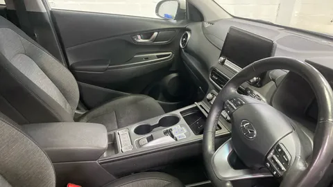 HYUNDAI KONA 100kW Premium 39kWh Auto