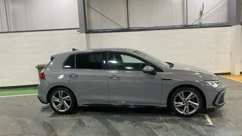 VOLKSWAGEN GOLF 1.5 eTSI 150 R-Line DSG