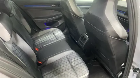 VOLKSWAGEN GOLF 1.5 eTSI 150 R-Line DSG