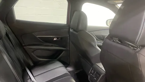 PEUGEOT 3008 1.2 Hybrid 136 Allure Premium+ e-DSC6