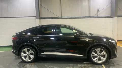 AUDI Q4 150kW 40 82kWh S Line Auto