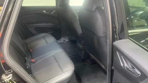 AUDI Q4 150kW 40 82kWh S Line Auto
