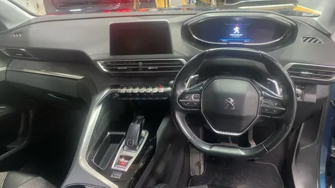 PEUGEOT 5008 1.2 PureTech Allure EAT6