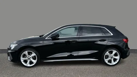 AUDI A3 35 TFSI S Line
