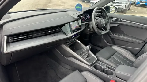 AUDI A3 35 TFSI S Line