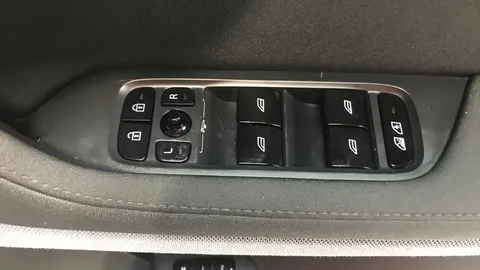 POLESTAR 2 165kW 64kWh Standard Range Single motor Auto