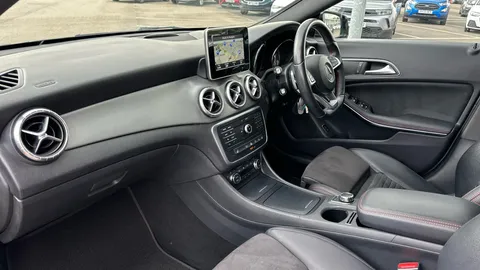 MERCEDES-BENZ CLA CLA 220d AMG Line Tip Auto
