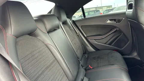 MERCEDES-BENZ CLA CLA 220d AMG Line Tip Auto