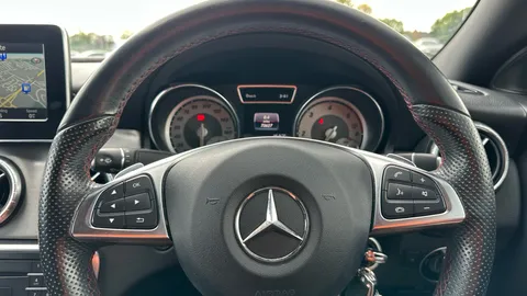MERCEDES-BENZ CLA CLA 220d AMG Line Tip Auto