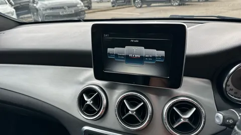 MERCEDES-BENZ CLA CLA 220d AMG Line Tip Auto