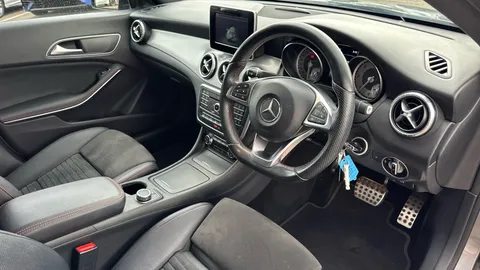MERCEDES-BENZ CLA CLA 220d AMG Line Tip Auto