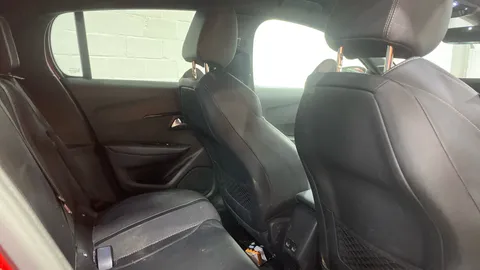 PEUGEOT 208 100kW GT 50kWh Auto