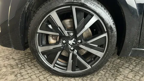 PEUGEOT 208 100kW GT 50kWh Auto