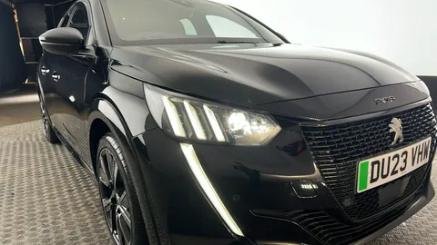 PEUGEOT 208 100kW GT 50kWh Auto