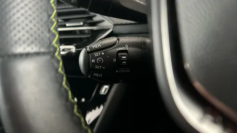 PEUGEOT 208 100kW GT 50kWh Auto