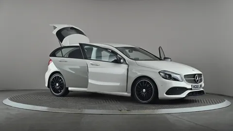 MERCEDES-BENZ A CLASS A200 AMG Line Premium Auto