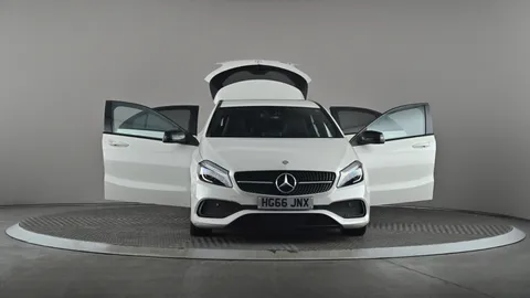 MERCEDES-BENZ A CLASS A200 AMG Line Premium Auto