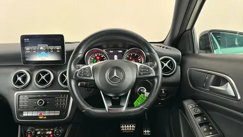 MERCEDES-BENZ A CLASS A200 AMG Line Premium Auto