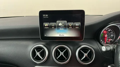 MERCEDES-BENZ A CLASS A200 AMG Line Premium Auto