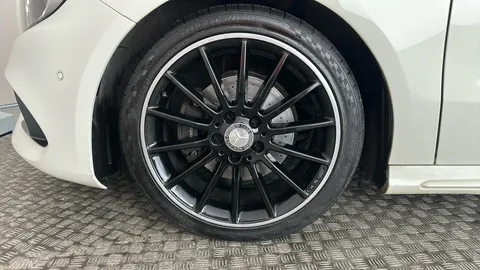 MERCEDES-BENZ A CLASS A200 AMG Line Premium Auto