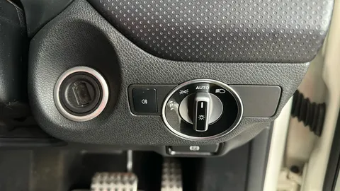 MERCEDES-BENZ A CLASS A200 AMG Line Premium Auto