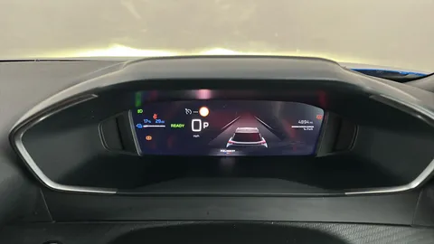 PEUGEOT 2008 100kW Allure 50kWh Auto