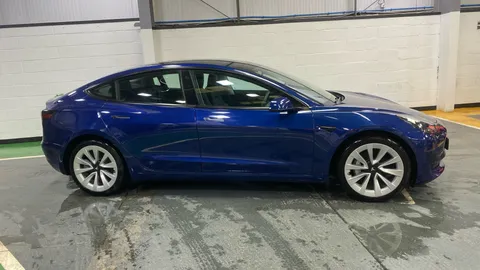 TESLA MODEL 3 Standard Plus Auto